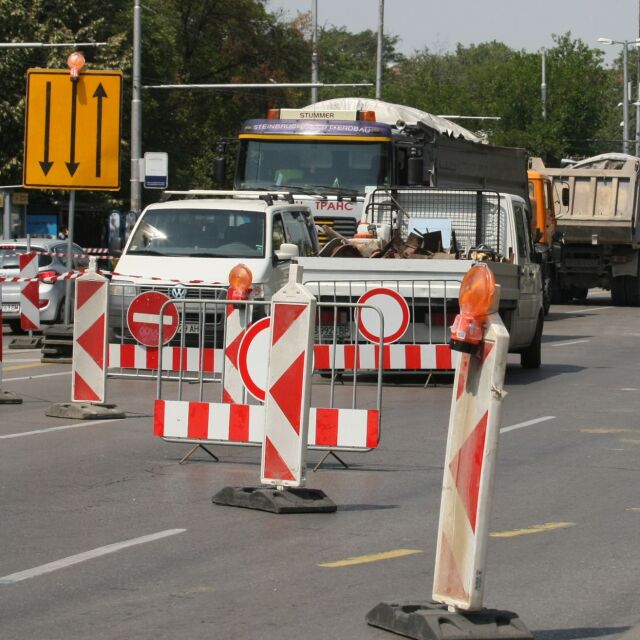 Тапи и закъснения на транспорта заради ремонта на „Орлов мост” (ОБЗОР)