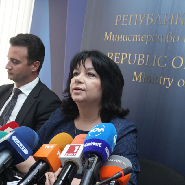 Работодателите искат оставката на Теменужка Петкова