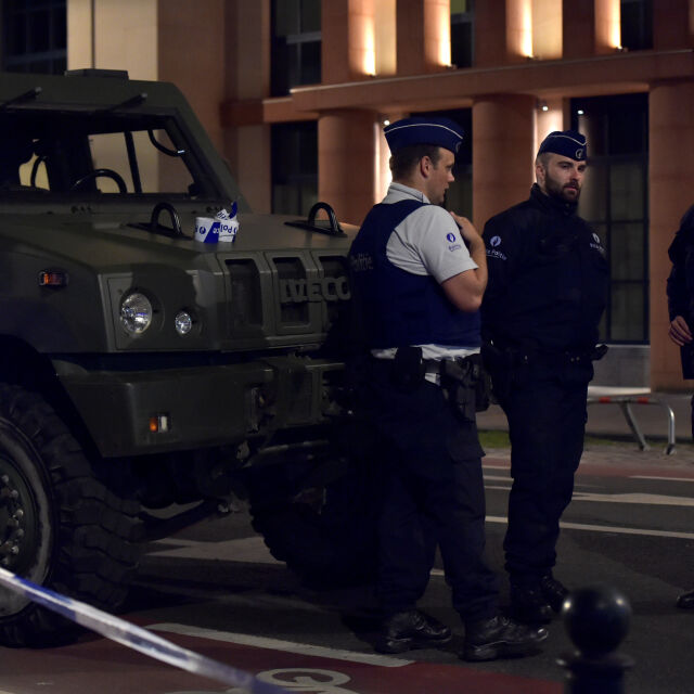 Мъж беше прострелян в Брюксел, след като атакува двама войници с мачете (СНИМКИ И ВИДЕО)  