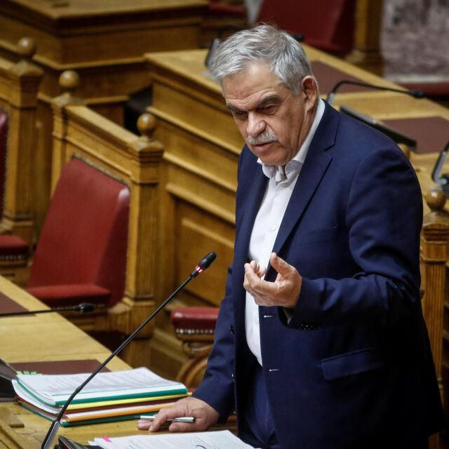 Първа министерска оставка заради пожарите в Гърция