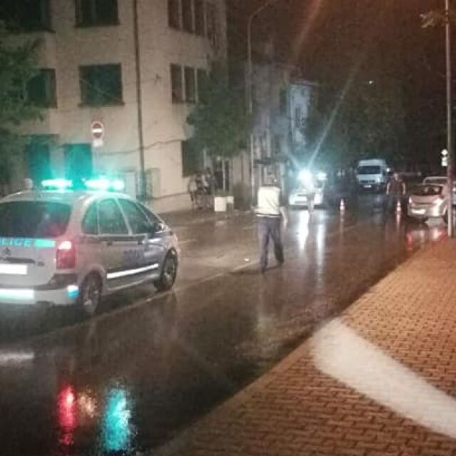 Трима младежи са ударени на тротоар от автомобил в Петрич