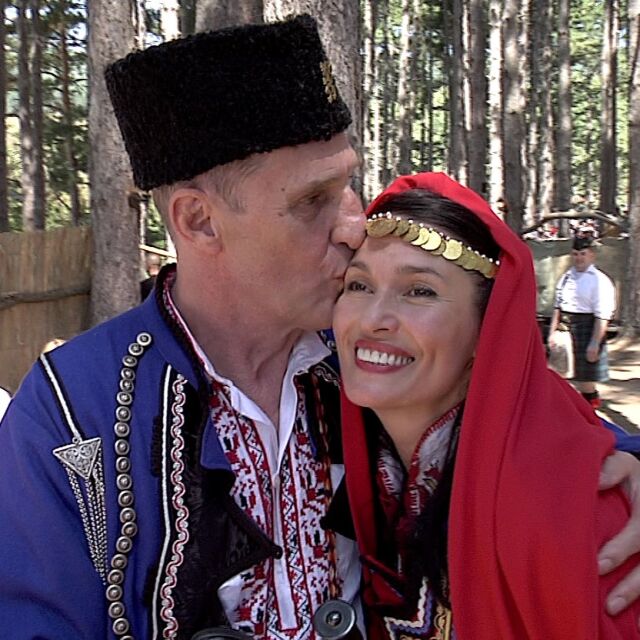 С носия и по българска традиция: Бен Крос каза „Да” на избраницата си в Жеравна 
