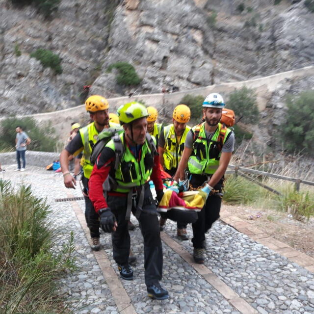8 туристи загинаха при внезапно наводнение в каньона Раганело в Италия 