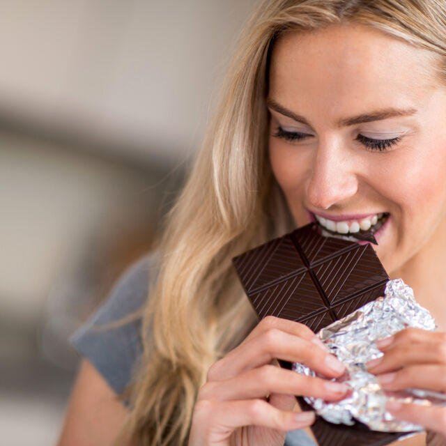 Яденето на 3 шоколада месечно предпазва от сърдечни заболявания