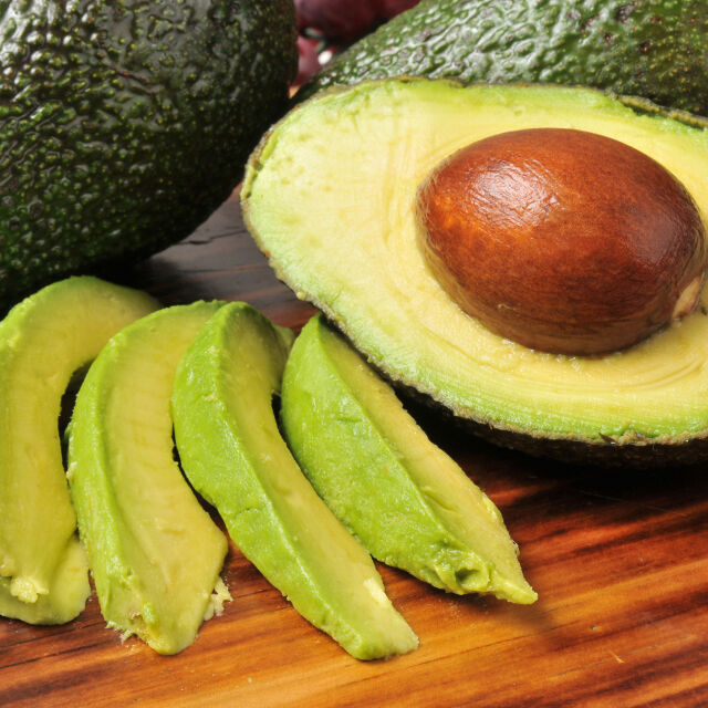 10 доказани ползи за здравето от авокадото + 3 свежи рецепти