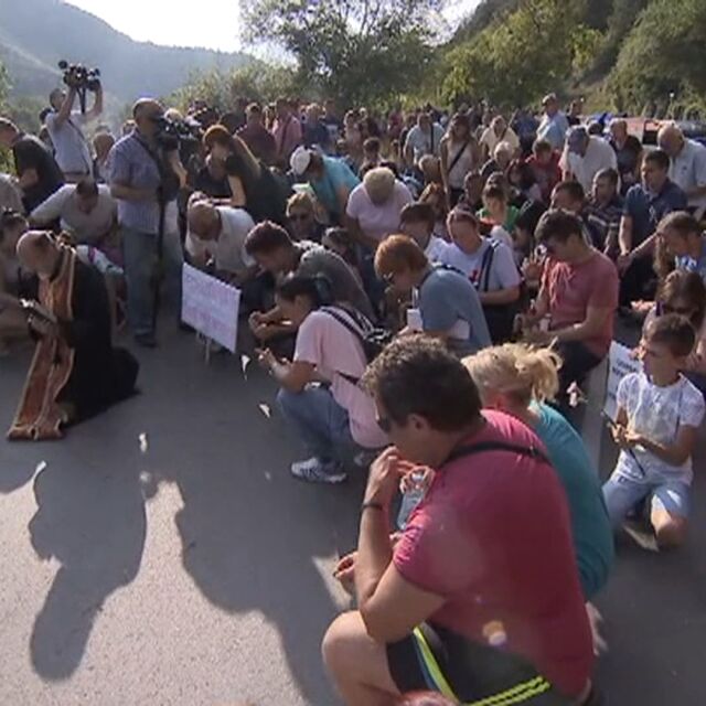 Жители на Своге протестираха на фаталния завой