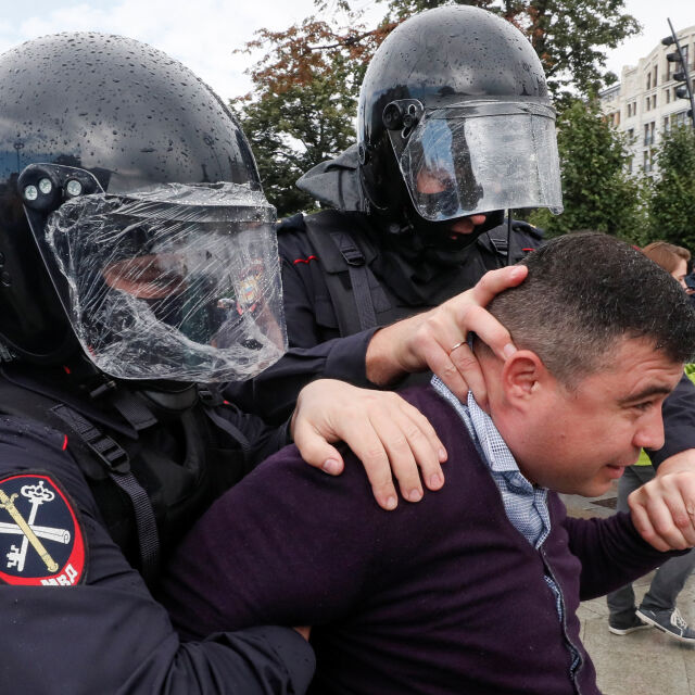 Над 800 задържани на вчерашния протест в Москва 