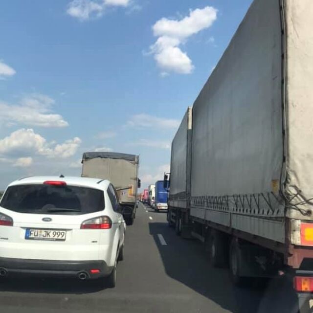 Катастрофа затруднява движението на магистрала „Тракия” в посока Бургас