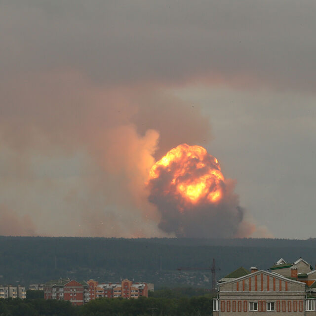Над 16 хил. души бяха евакуирани след взривовете във военен склад в Красноярск