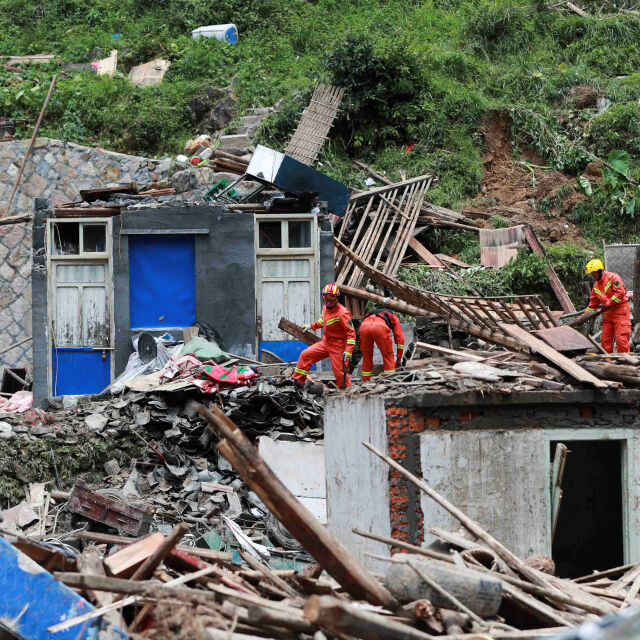 Броят на жертвите на тайфуна „Лекима” в Китай нарасна на 44
