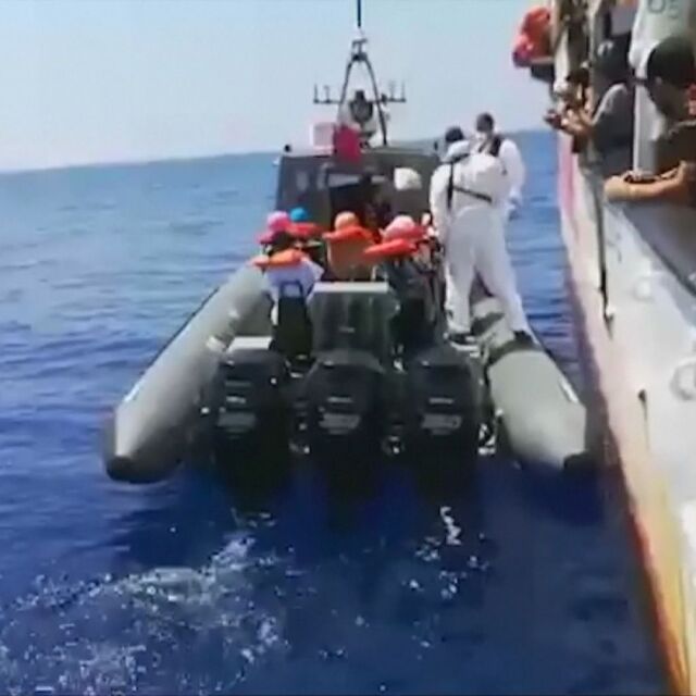 Холивудски звезди в защита на мигранти във водите на Средиземно море