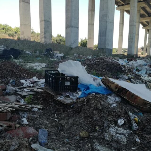 Проверяват разчистено ли е под моста на АМ „Струма” край Дупница