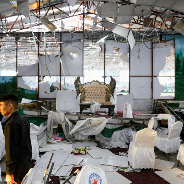Над 60 жертви на експлозия на сватба в Кабул