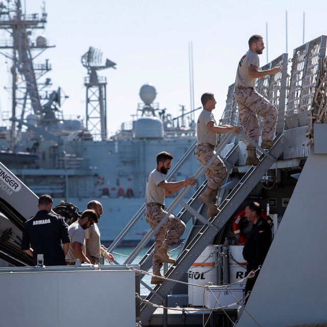 Край на драмата с мигрантите на хуманитарния кораб "Оупън армс"