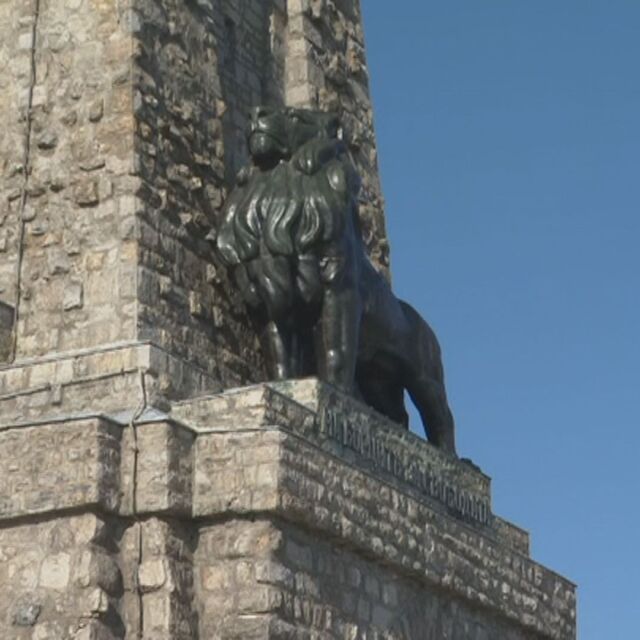 Приключи реставрацията на лъва на паметника на Шипка