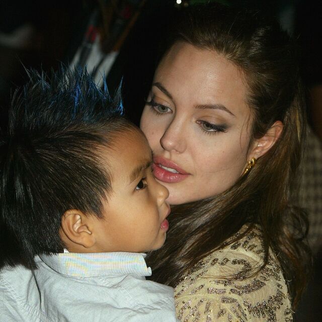 Анджелина Джоли изпраща най-голямото си дете в университет: Опитвам се да не плача