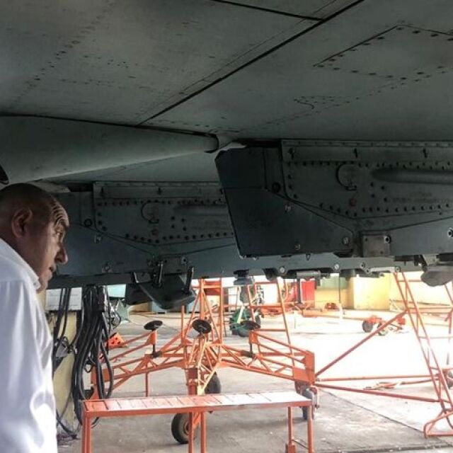 Борисов в Безмер: Очаквам ремонтът на Су-25 да започне в най-кратки срокове 