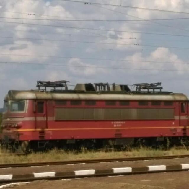 Запали се локомотив на пътнически влак Бургас - Сливен