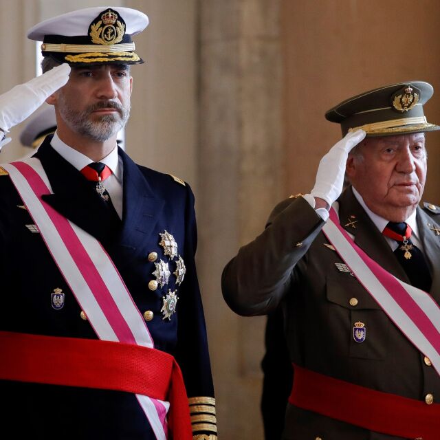 Заради съмнения в корупция: Бившият крал на Испания отива в изгнание