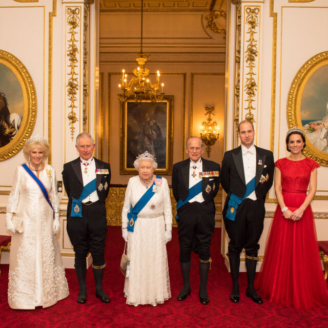Кралското семейство отдаде почит на Британския червен кръст за 150-годишнината му