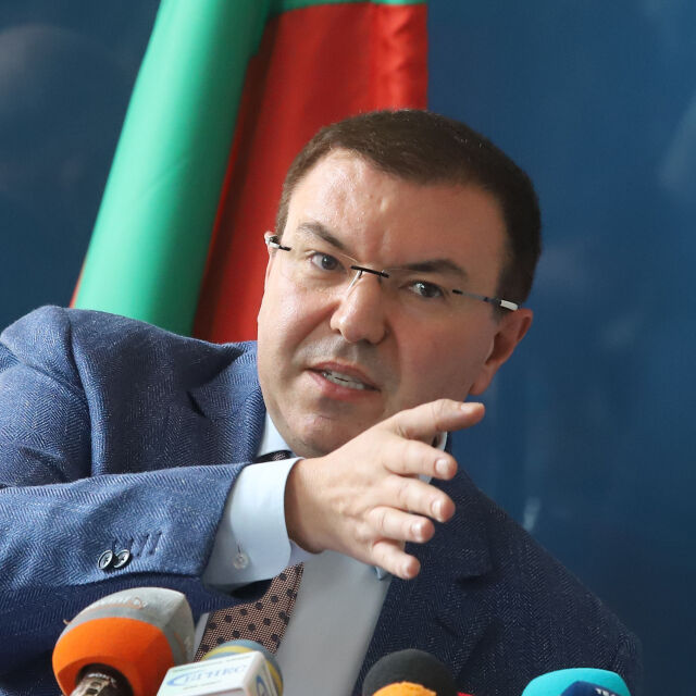 Министър Ангелов: Няма да има прошка за болници, които връщат COVID пациенти