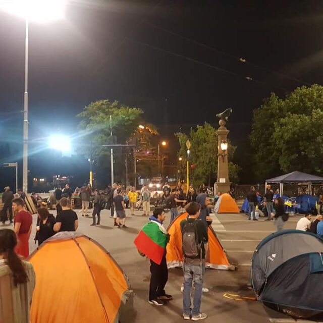 Нова блокада на кръстовища в София, градският транспорт е с променен маршрут 