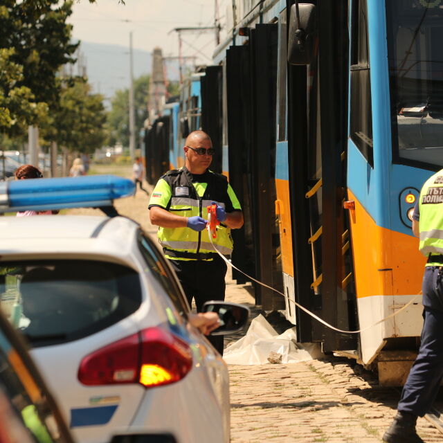 62-годишна жена е ударена от трамвай №5 в София и е загинала на място