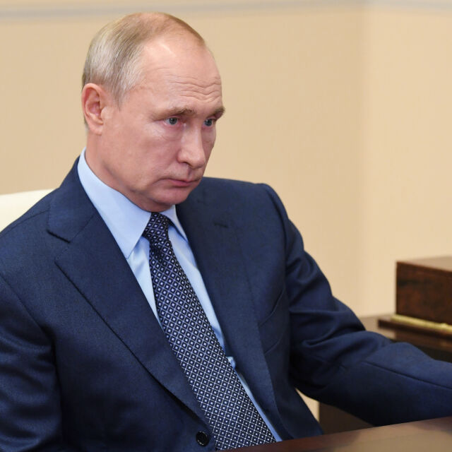 Путин към руснаците: Не се отпускайте, коронавирусът не е отминал