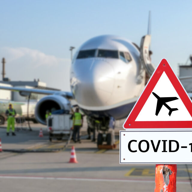 Новият вариант на COVID-19: Кои държави спират полетите от Южна Африка