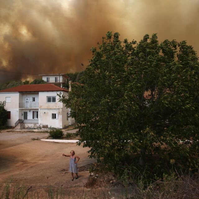 Пожарите в Гърция се разрастват