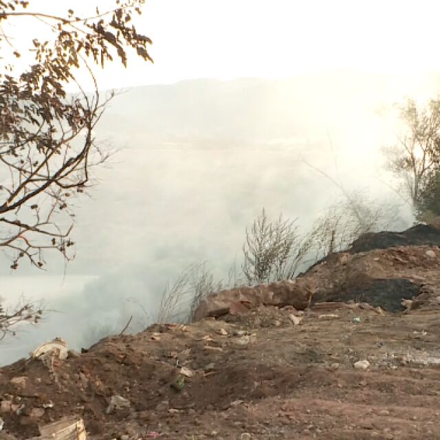 Пожарът край Кремиковци: Има ли замърсяване на въздуха?