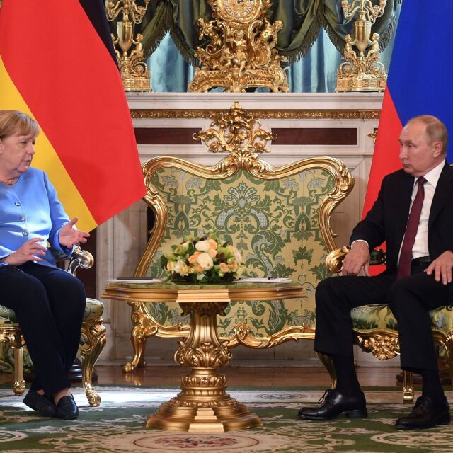 Историческа среща между Путин и Меркел в Москва