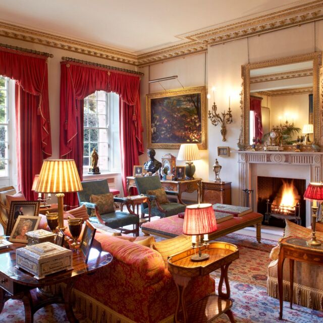 Вижте разкошния лондонски дом на принц Чарлз и Камила