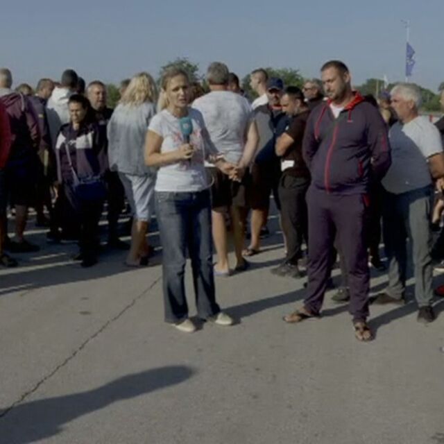 След градушката в Пловдивско: Земеделци блокираха път в знак на протест