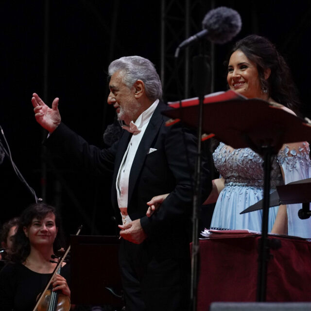 Соня Йончева и Пласидо Доминго пяха пред над 5000 души публика