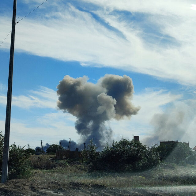 Експлозии разтърсиха руска военновъздушна база в Крим