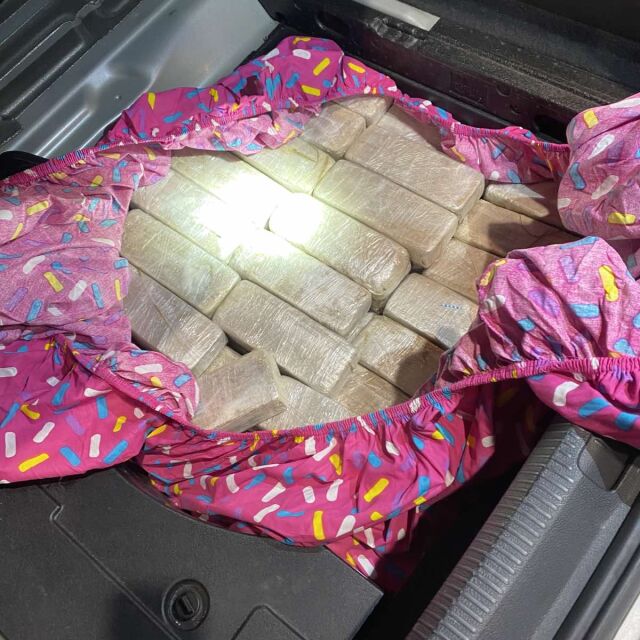 В кола с малолетни деца: Откриха над 104 кг хероин за 9,5 млн. лева