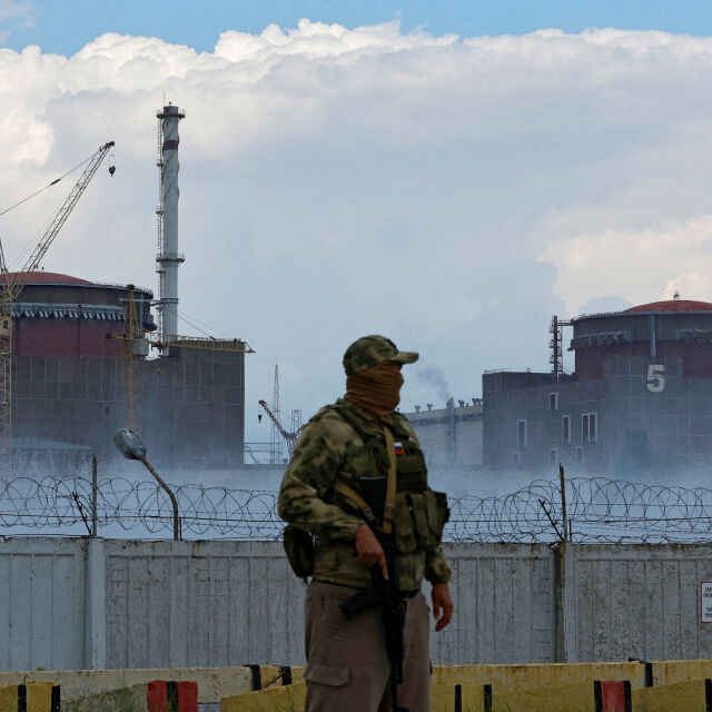 Зеленски: Русия обмисля терористичен акт с изпускане на радиация в Запорожката АЕЦ