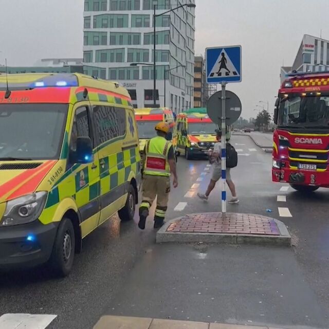 Двама са ранени след стрелба в мол в Швеция