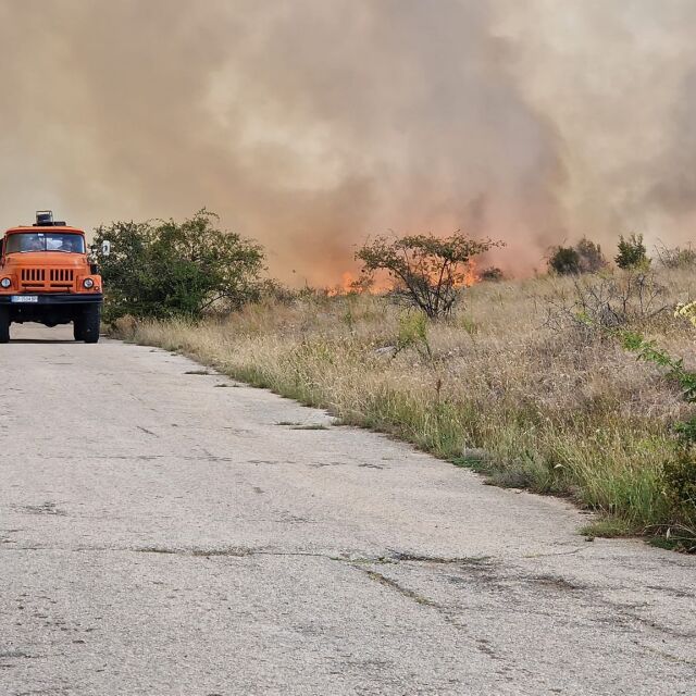 Пожарът в птицекомбинат във Врачанско унищожи и земеделски площи