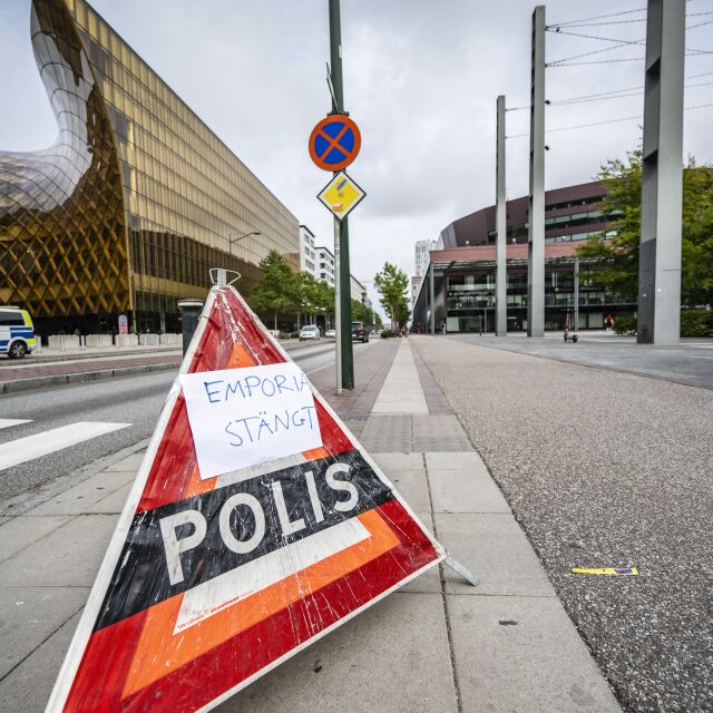 15-годишен е арестуван за стрелбата в мол в Швеция