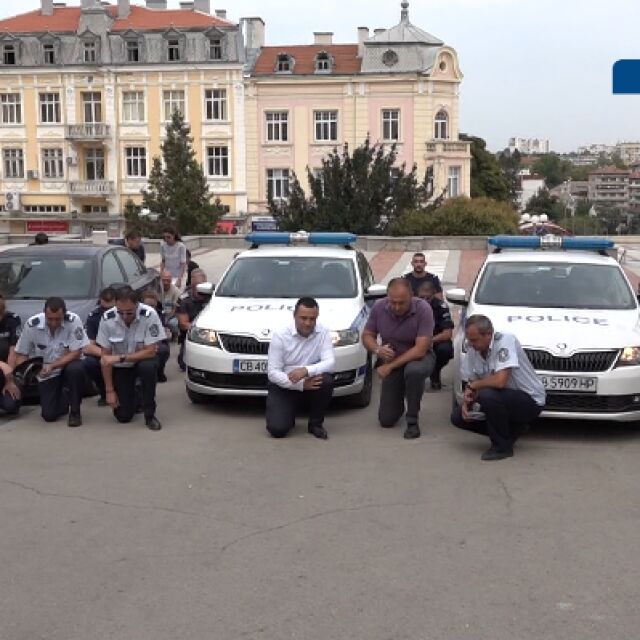 Поклонение пред загиналите в Бургас полицаи в цялата страна (ОБЗОР)