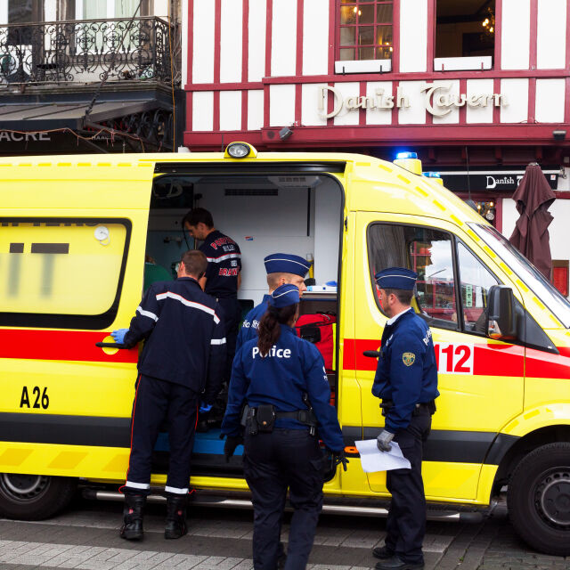 Микробус се вряза в кафене в центъра на Брюксел 