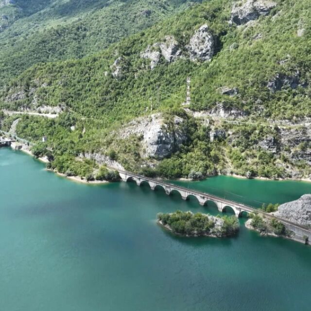 В Босна и Херцеговина се намира един от най-красивите маршрути с влак по света