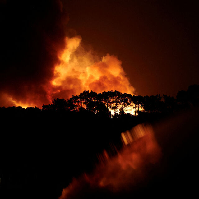 1400 души в Португалия са евакуирани заради пожари