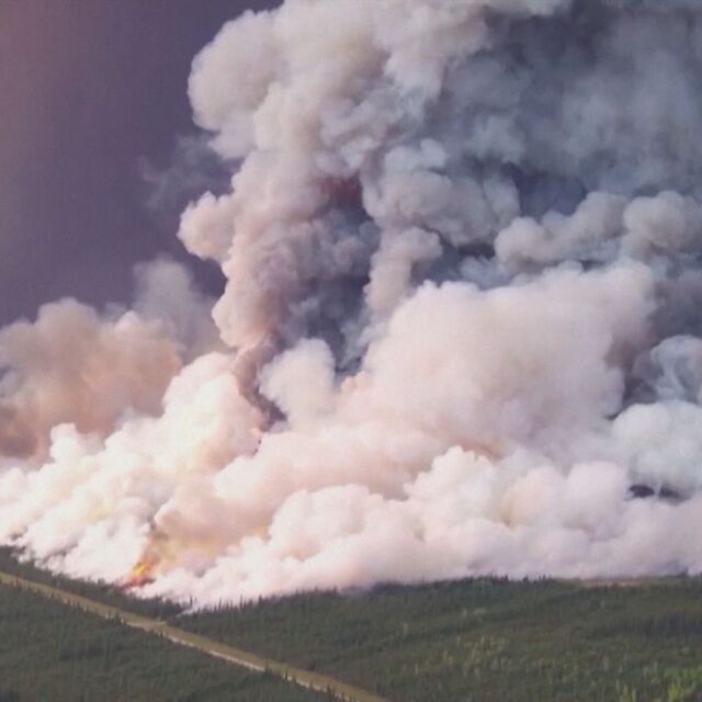 1000 пожара горят в Канада: Хиляди са призовани да се евакуират, огънят наближава (ВИДЕО)