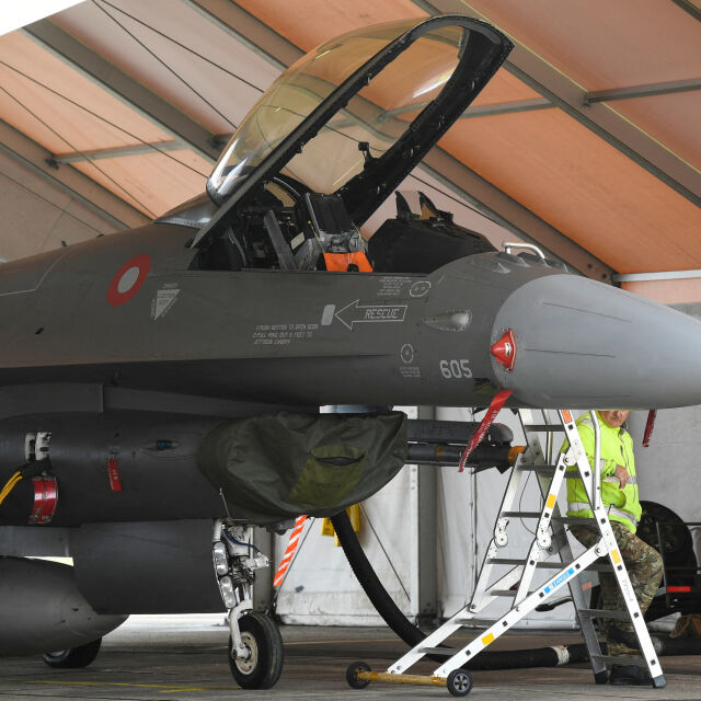 И Гърция ще обучава украински пилоти за изтребители F-16