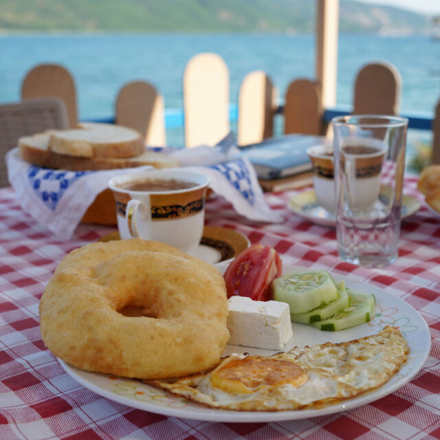 Колкото по-близо до езерото, толкова по-скъпо: Колко струва почивка в Охрид?