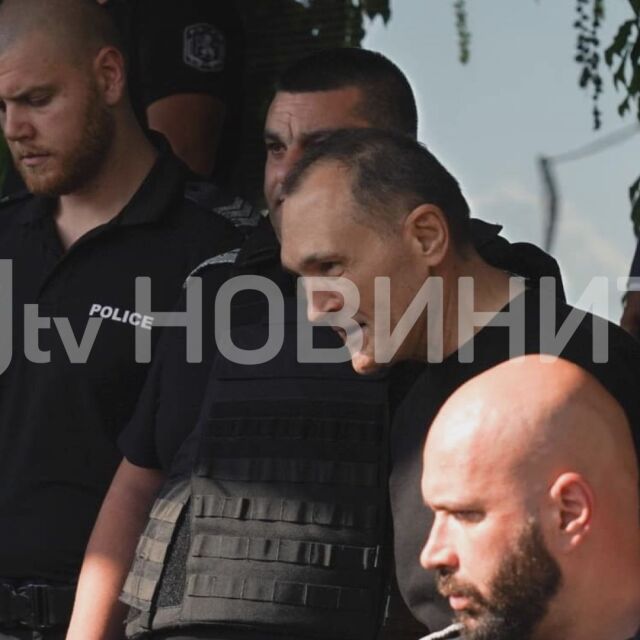 Божков се върна и беше арестуван: Има и 19 обвинения, и е свидетел на прокуратурата (ОБЗОР)