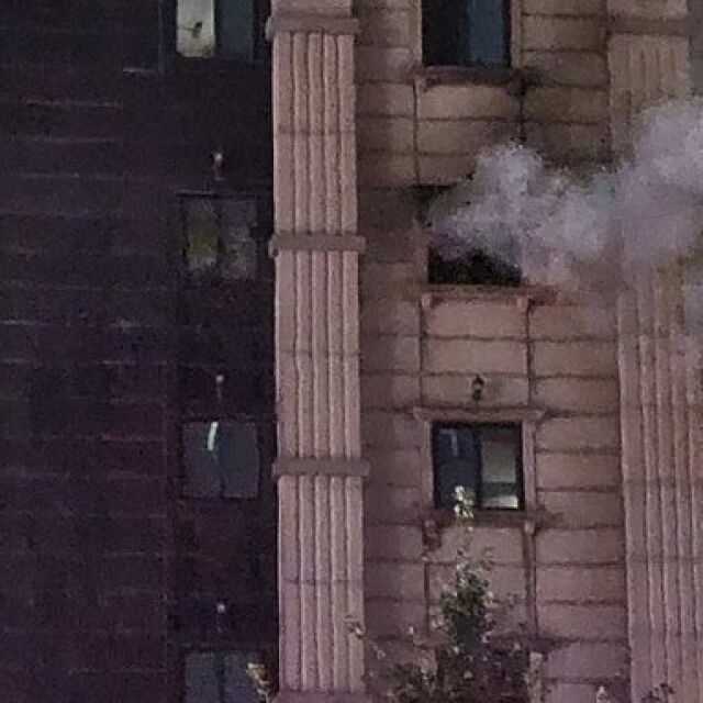  При скок от пламнал хотел: Двама умират, откакто надуваемият матрак се обръща (ВИДЕО) 